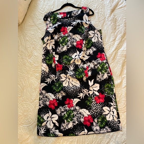 Dress Barn Hawaiian Print Sleeveless Dress - Picture 12 of 14